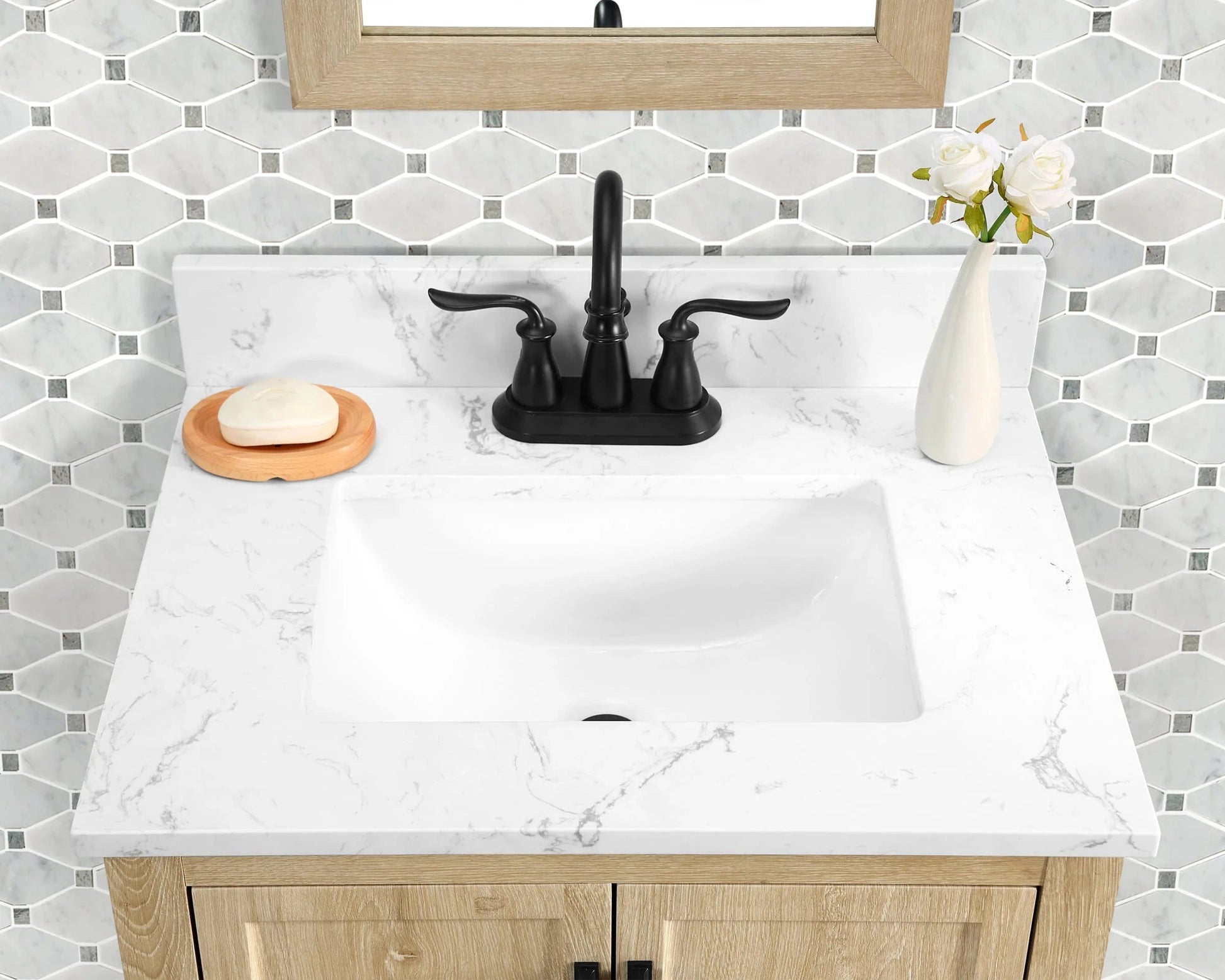 Hardin 24“ Single Vanity With Carrara White Engineered Stone Top Horizon Tile