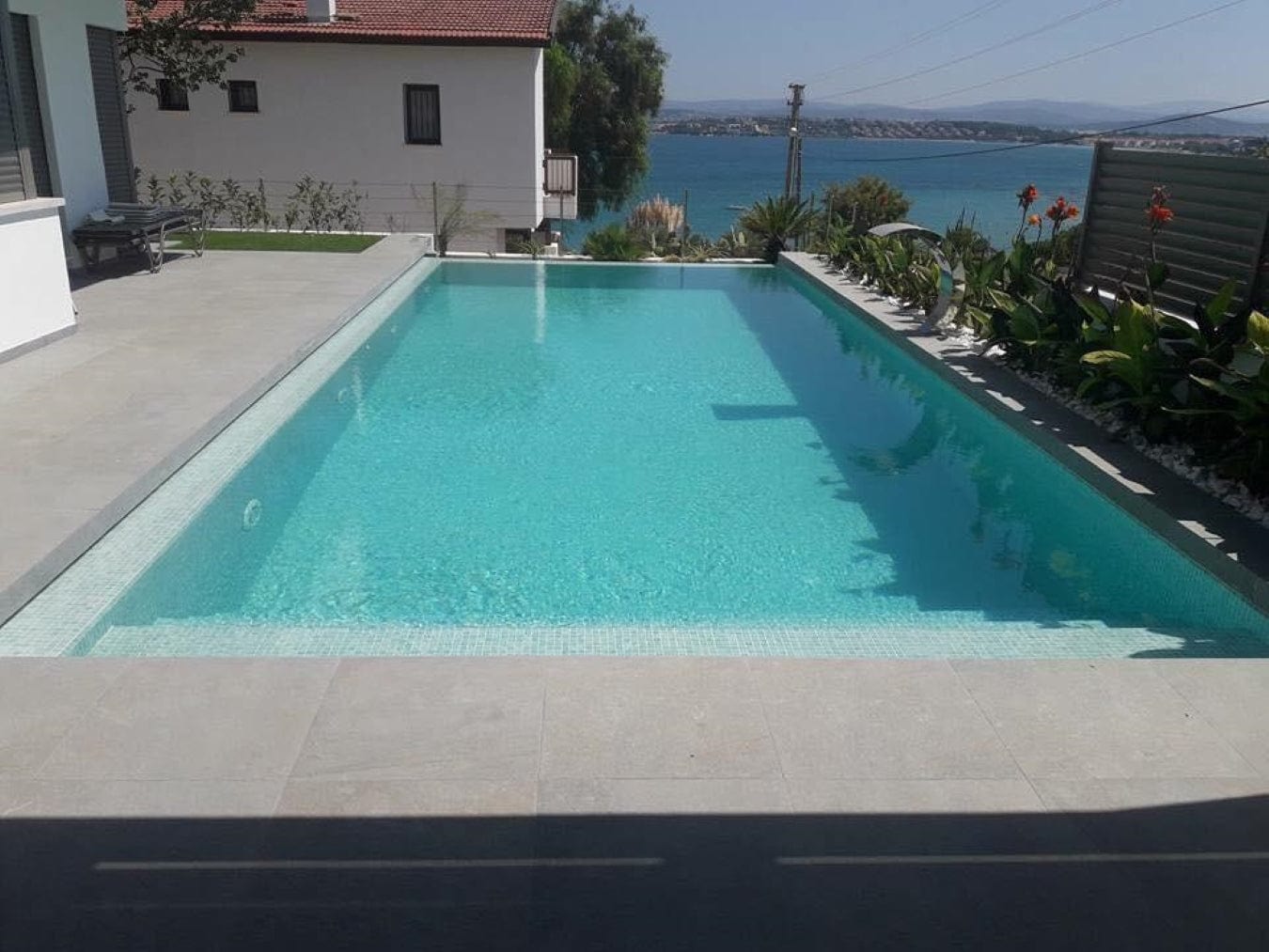 Veridian Green Anti Slip Glossy Glass Tile Fusion