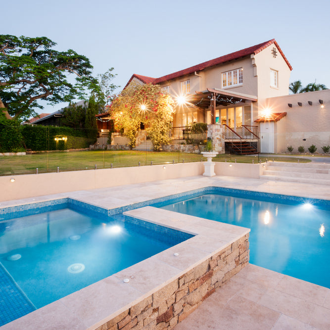 Modern House with Beautiful Swimming Pool