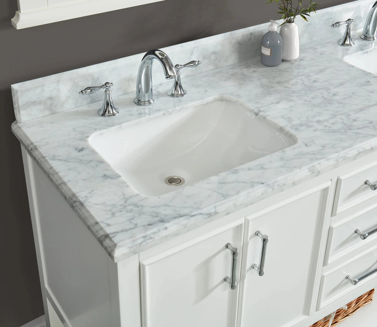 Manhattan 60" White Single Vanity With Carrara Marble Top Horizon Tile
