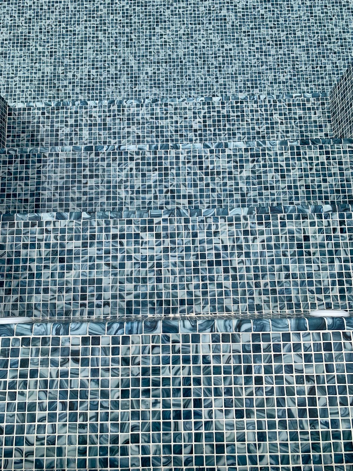 Quattro Como Blue 1x1 Glossy Glass Tile Fusion