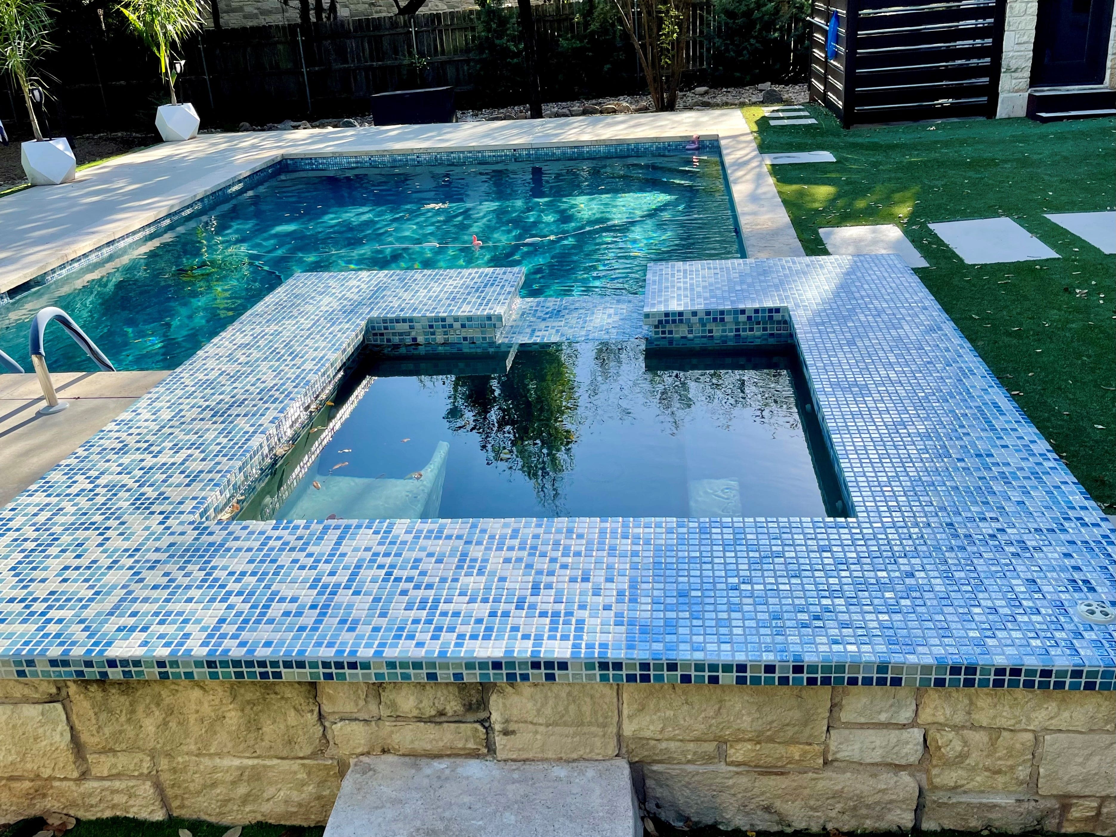 Strata Blue Mix Glossy & Iridescent Glass Pool Tile Fusion